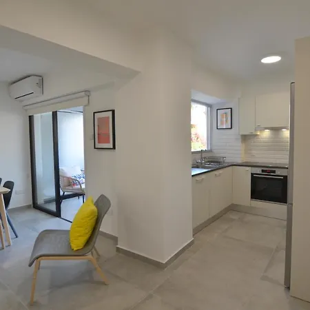 Eleni Center 2 Bedroom Flat Apartament Larnaca
